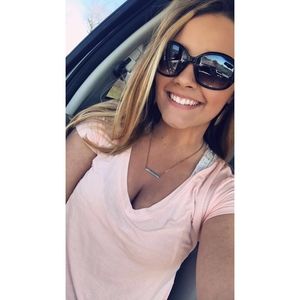 Meet your Posher, Makinly